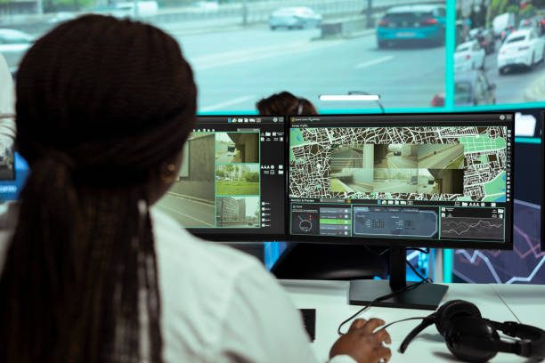 Operator monitoring live vehicle locations on the Vena Solutions platform